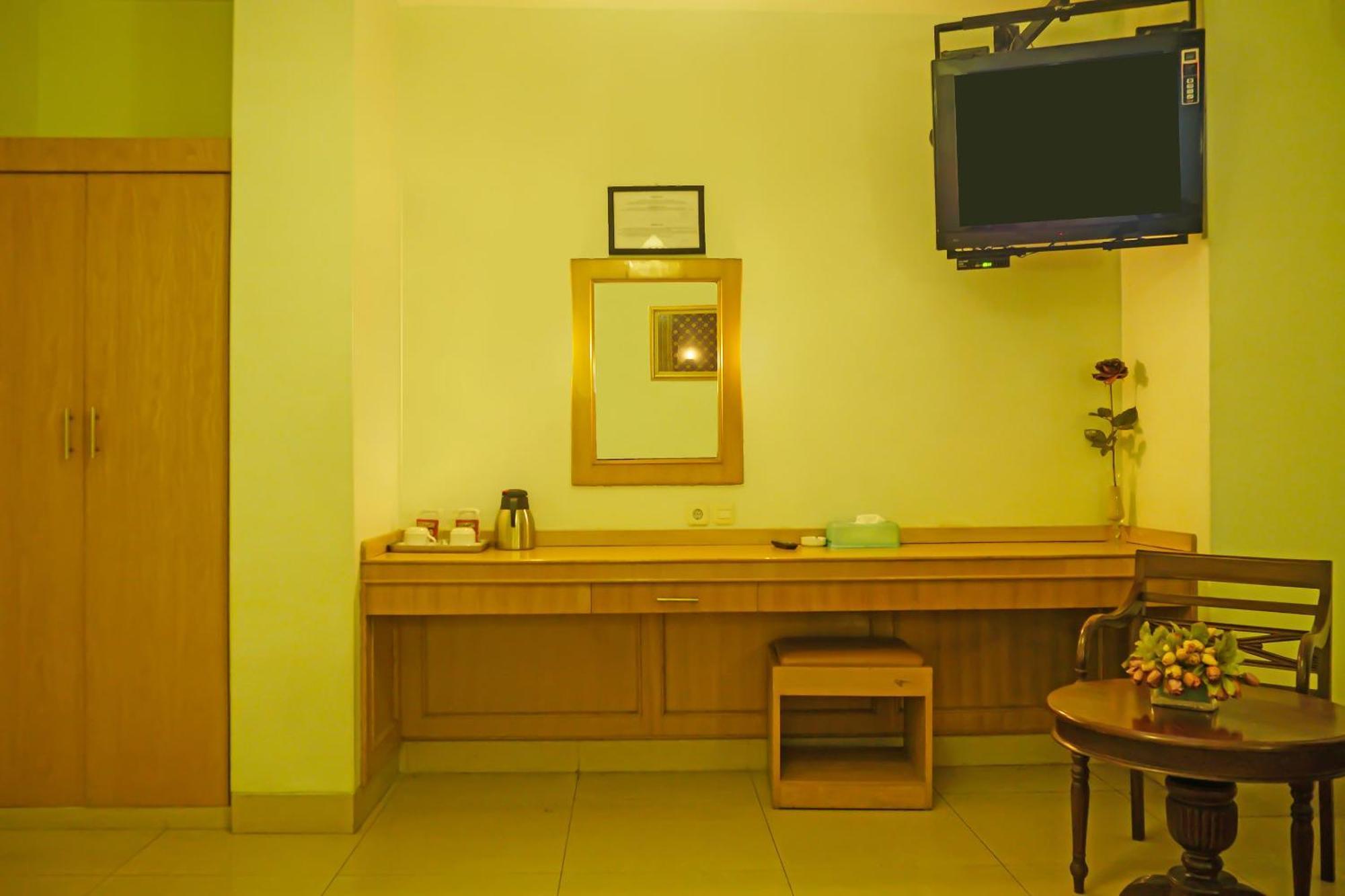 Super Oyo Collection O 92690 Hotel Limas Palembang Exteriér fotografie